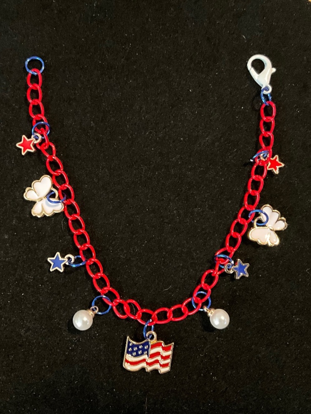 Parky’s Place Patriotic USA Flag Charm Bracelet Red Chain
